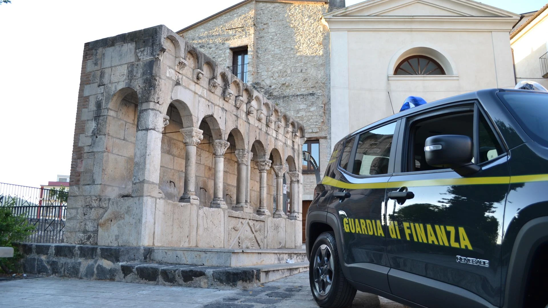 Diretto a Roccaraso per il fine settimana. La Guardia di Finanza arresta persona in flagranza di reato per violazione degli obblighi inerenti la sorveglianza speciale. Beccato sulla statale 158 a Colli a Volturno .